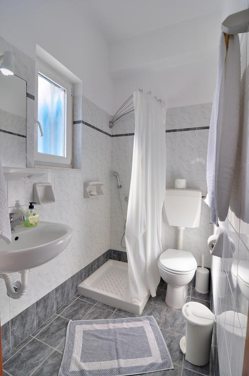 Agnanti View Hotel Páhena Szoba fotó